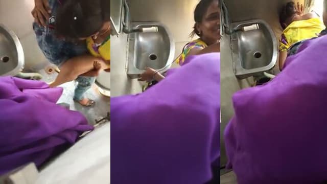 Train Toilet Viral Sex – Village Couple Fucking