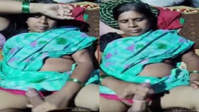 Old Aunty Jerking Young Dick Sex Videos